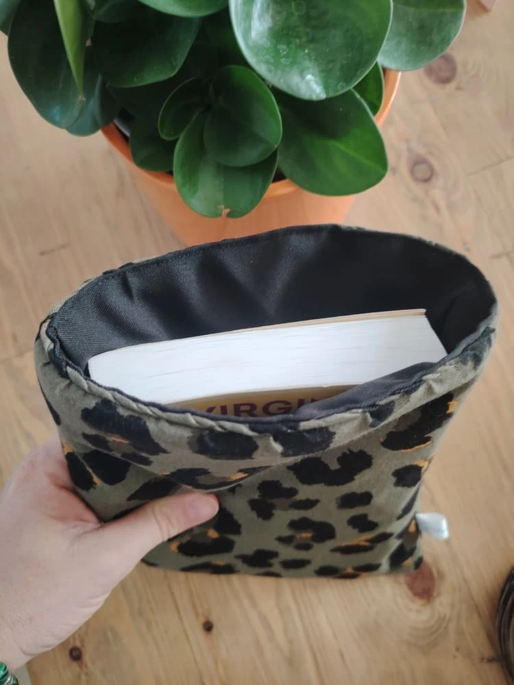 Pochette Muse lectrice pour livre broché - Réversible